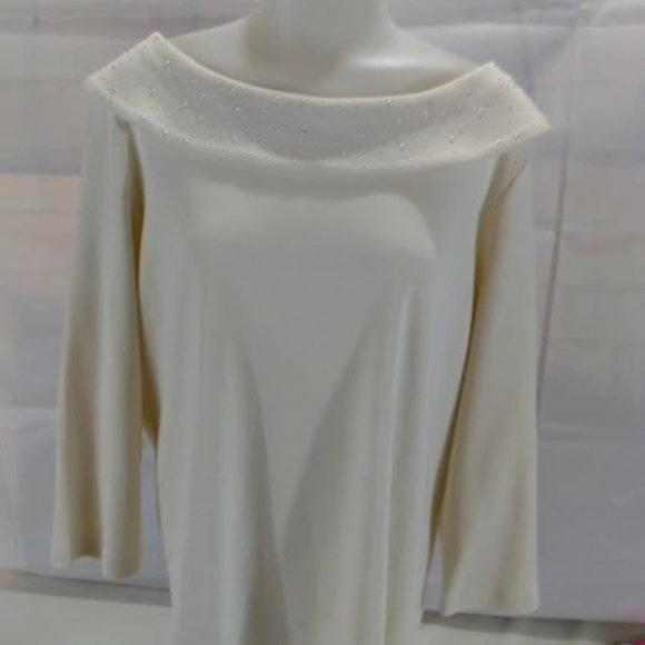 Rafaella Studio: Cream colored sweater with cowl neck. - Picture 1 of 4